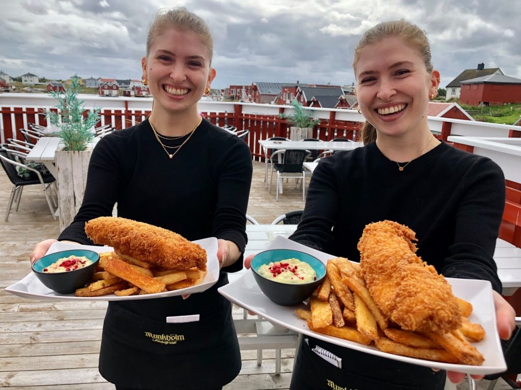 Terna Brygge på Sula, spisested i Øyrekka. Fish&chips laget på kveite.