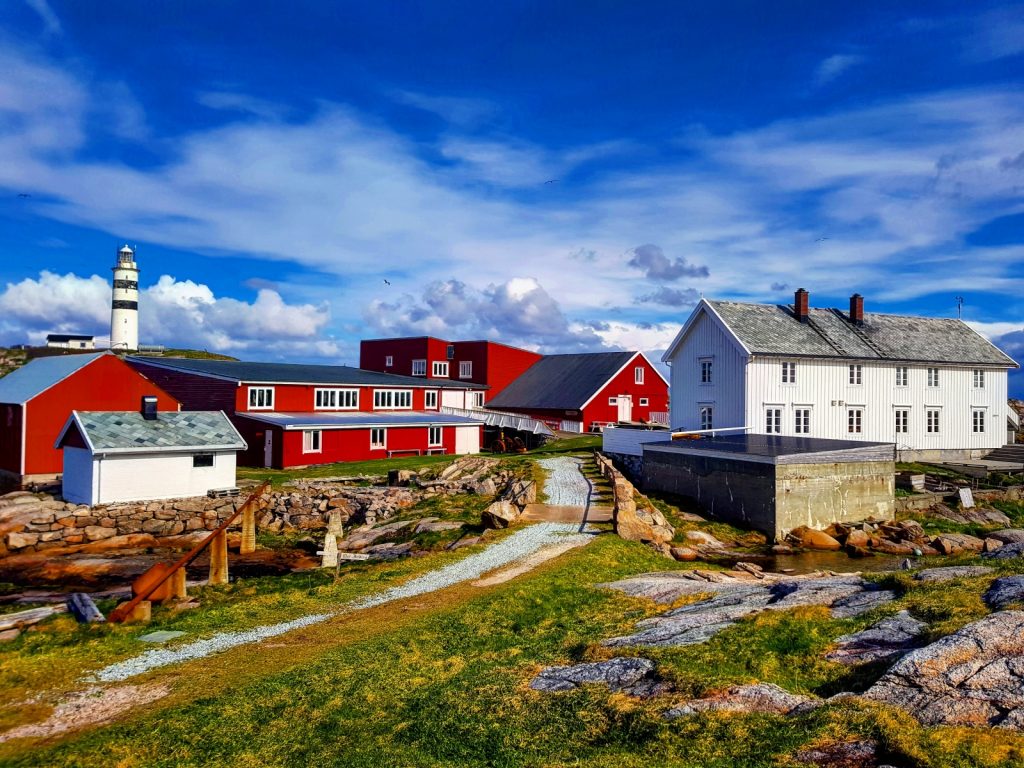 Halten i Øyrekka, Frøyas skjærgård. Trøndelagskysten