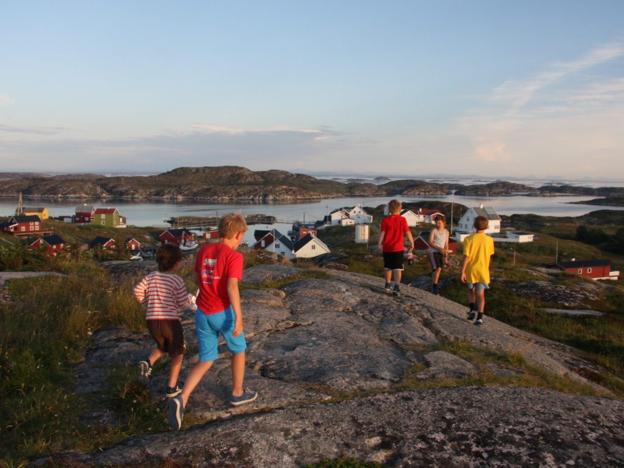 Sommerferie, skattejakt og nye venner i Øyrekka, Frøyas skjærgård