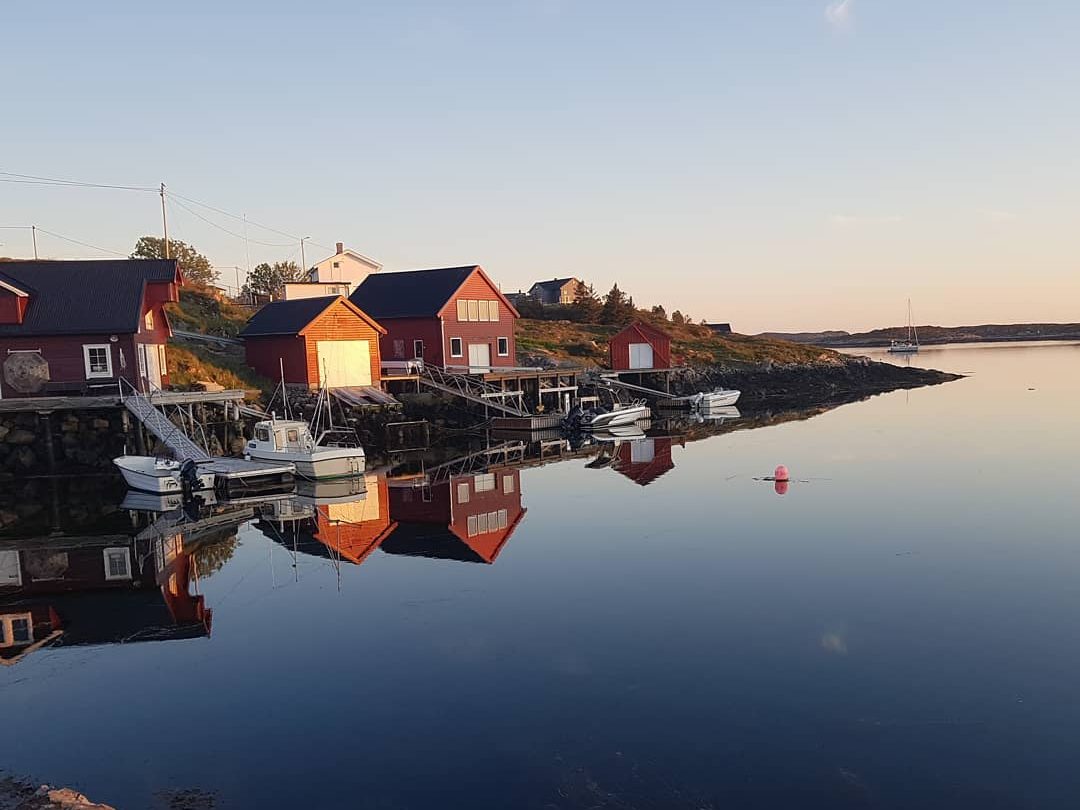 Mausundgløtt tilbyr overnatting og fiskeopplevelser i Frøyas skjærgård Øyrekkka